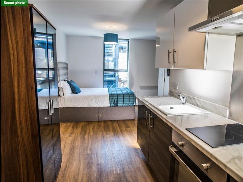 Oyo Vincent Apartments Liverpool Buitenkant foto