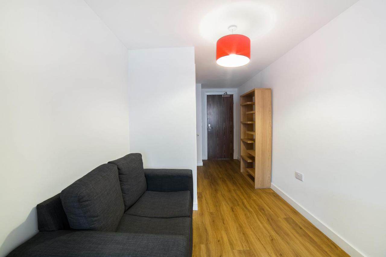 Oyo Vincent Apartments Liverpool Buitenkant foto